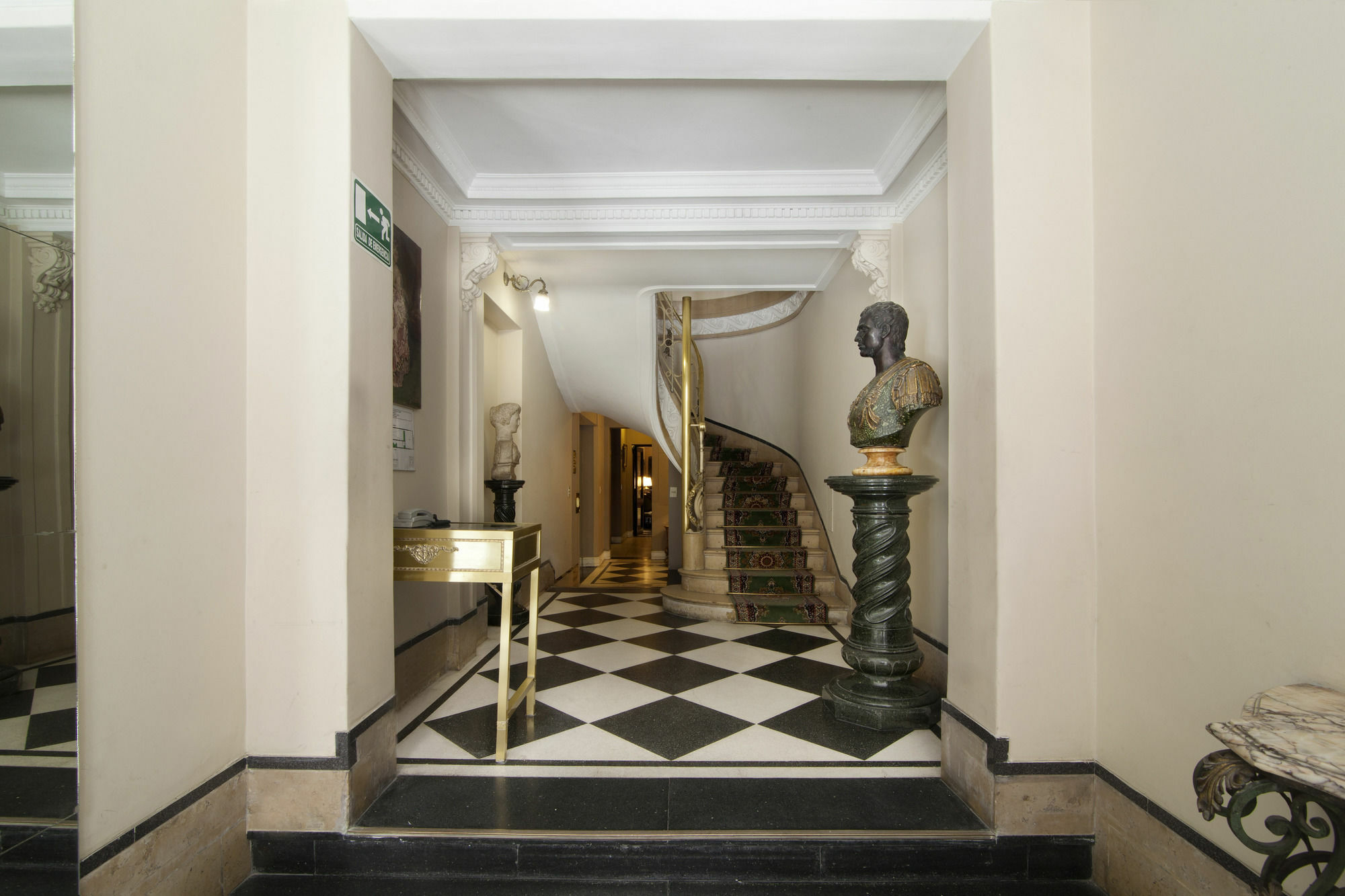 Leonardo Da Vinci Residence Буенос Айрес Екстериор снимка